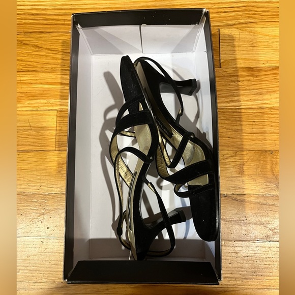 Nina opera black velvet high heels - Picture 4 of 10